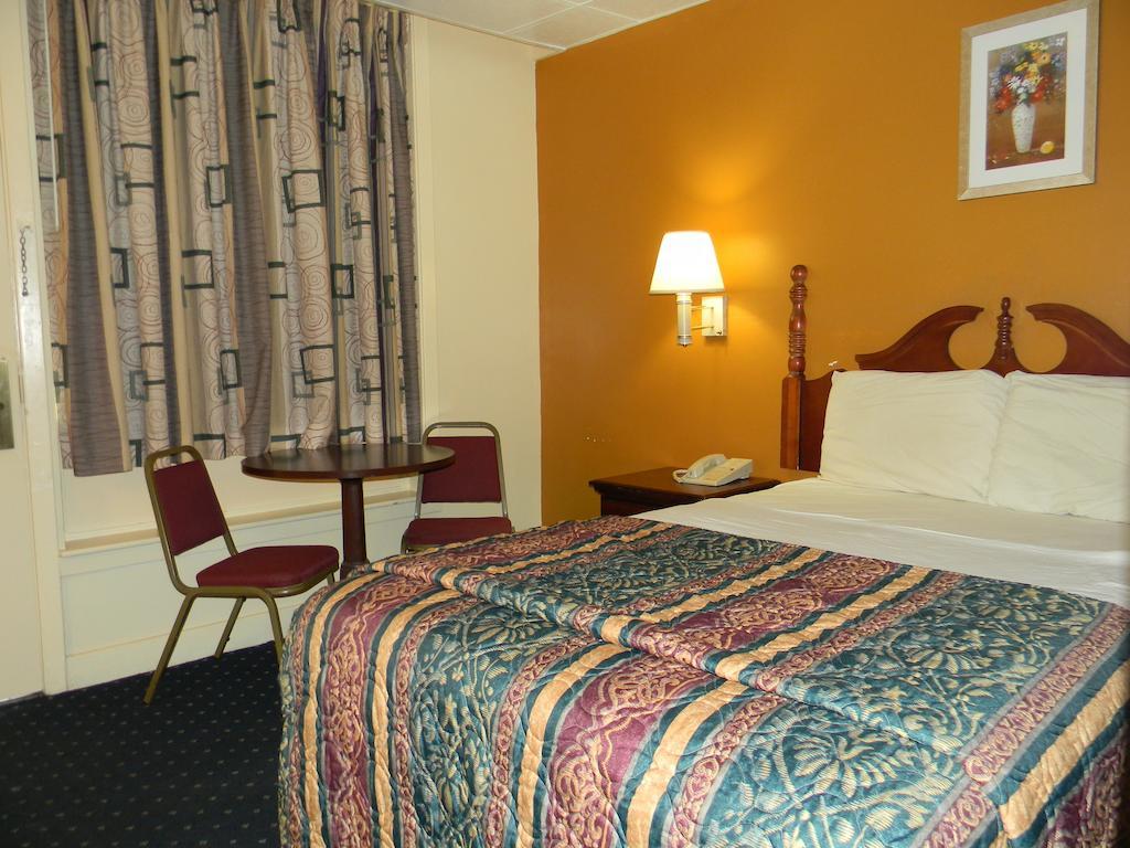 Fairfax Motel Roanoke Rapids Bilik gambar